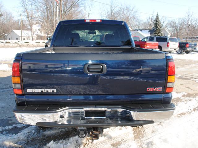 GMC Sierra 2005 photo 4