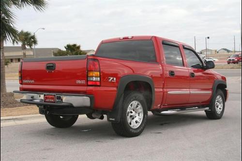 GMC Sierra 2005 photo 2