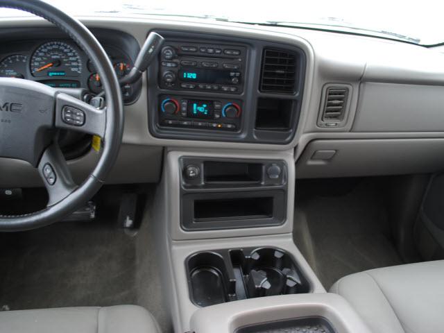 GMC Sierra 2005 photo 1