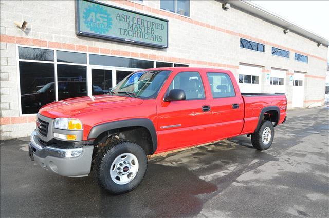 GMC Sierra 2005 photo 2