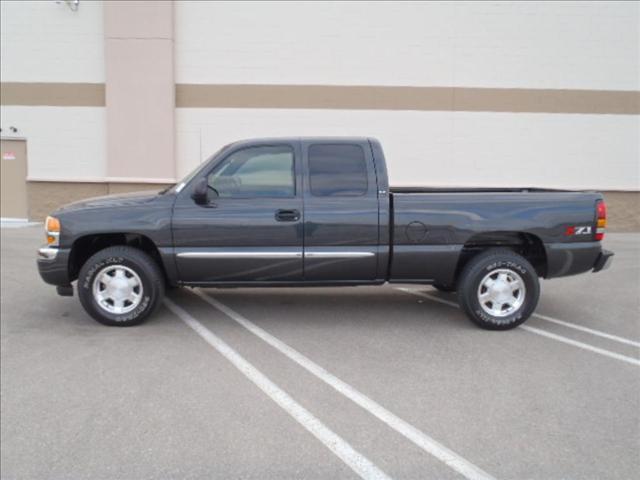 GMC Sierra 2005 photo 1