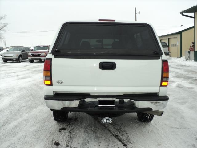 GMC Sierra 2005 photo 2