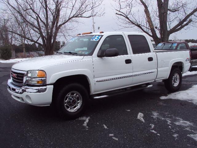 GMC Sierra 2005 photo 3