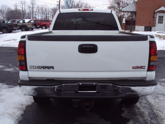 GMC Sierra 2005 photo 1