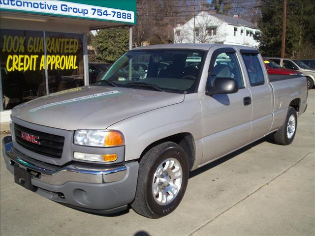 GMC Sierra 2005 photo 2