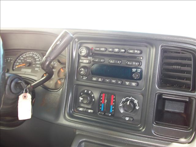 GMC Sierra 2005 photo 1