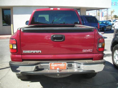 GMC Sierra 2005 photo 2
