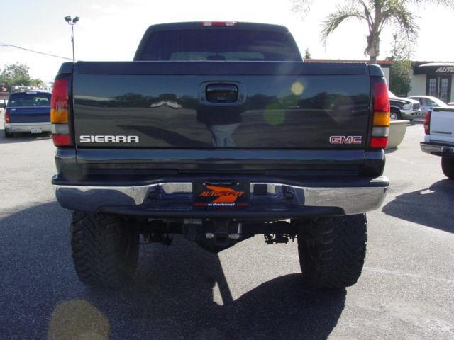 GMC Sierra 2005 photo 1
