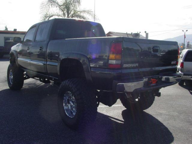 GMC Sierra 2005 photo 2