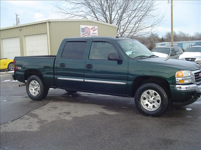 GMC Sierra 2005 photo 2