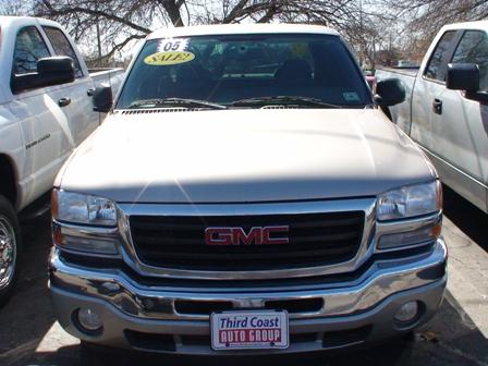GMC Sierra 2005 photo 2
