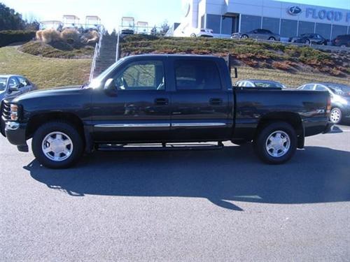 GMC Sierra 2005 photo 2