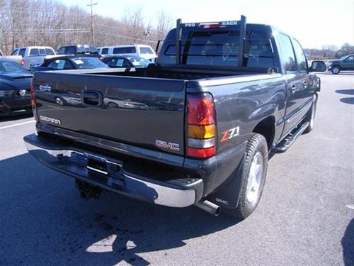 GMC Sierra 2005 photo 1