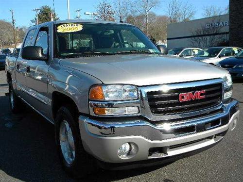 GMC Sierra 2005 photo 2