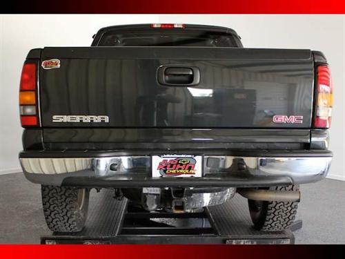 GMC Sierra 2005 photo 2