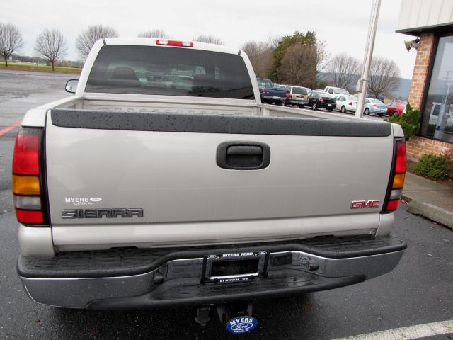 GMC Sierra 2005 photo 1