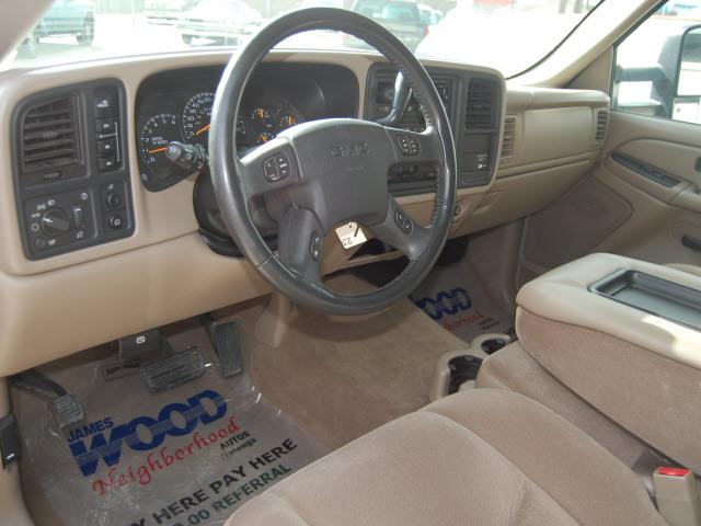 GMC Sierra 2005 photo 1