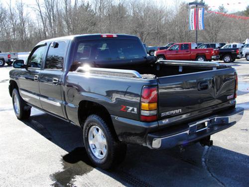 GMC Sierra 2005 photo 2