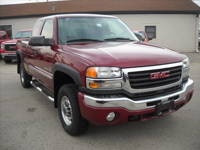 GMC Sierra 2005 photo 2