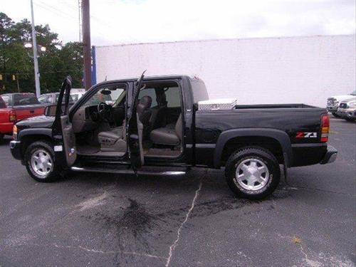 GMC Sierra 2005 photo 1