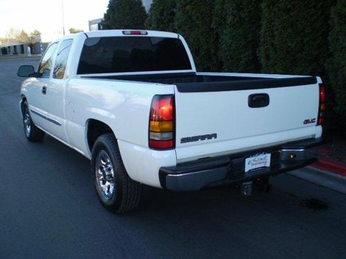 GMC Sierra 2005 photo 2
