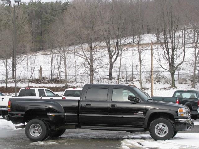 GMC Sierra 2005 photo 2