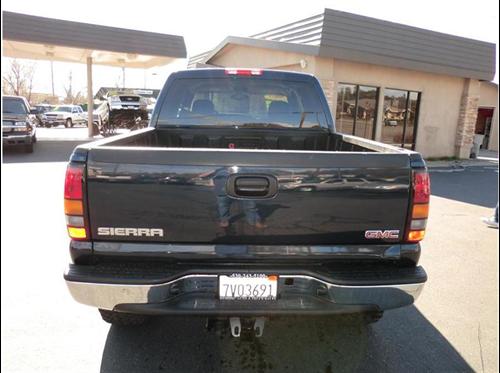 GMC Sierra 2005 photo 1