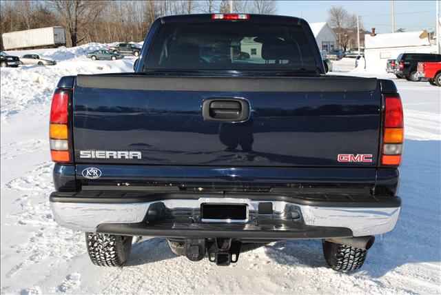 GMC Sierra SLT Pickup