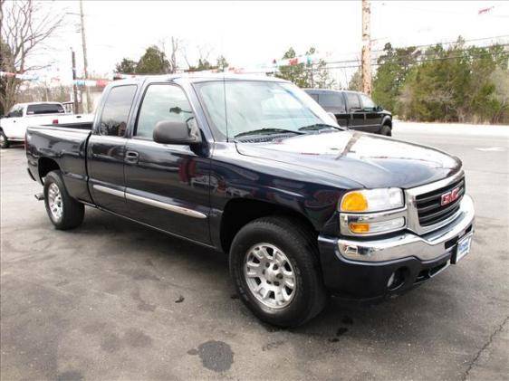 GMC Sierra 2005 photo 2