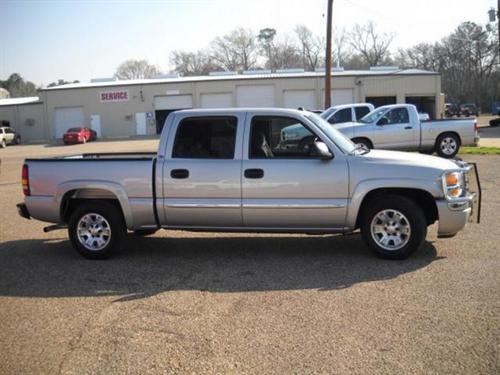 GMC Sierra 2005 photo 2