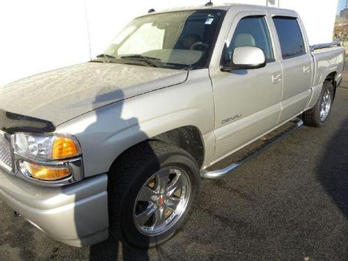 GMC Sierra 2005 photo 2