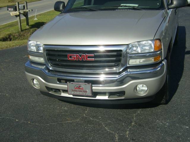 GMC Sierra 2005 photo 3