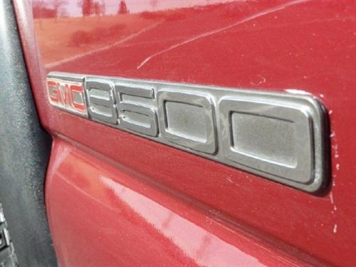 GMC Sierra 2005 photo 2