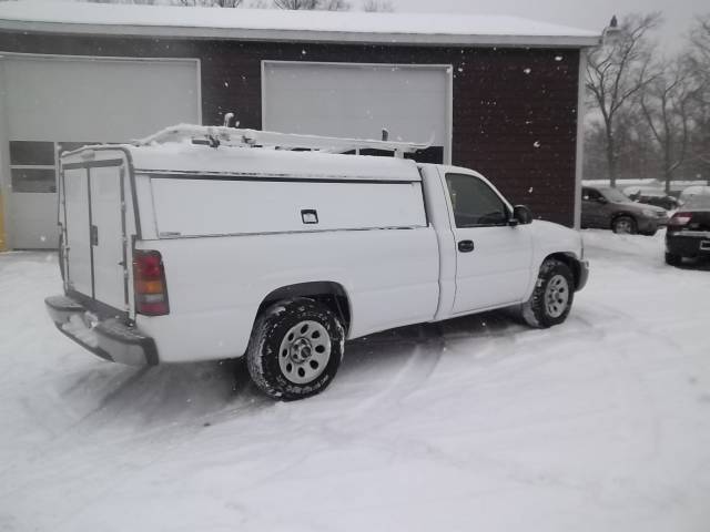 GMC Sierra 2005 photo 2