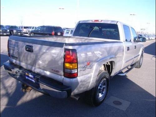 GMC Sierra 2005 photo 2