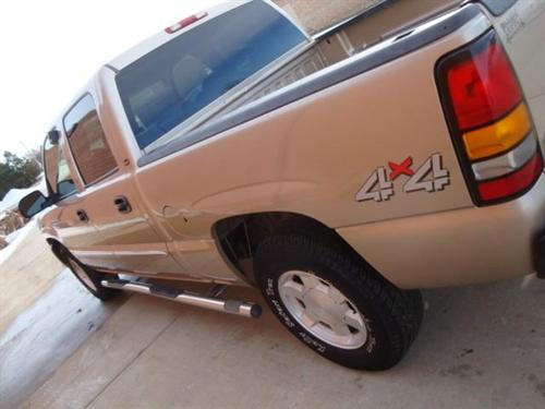 GMC Sierra 2005 photo 2