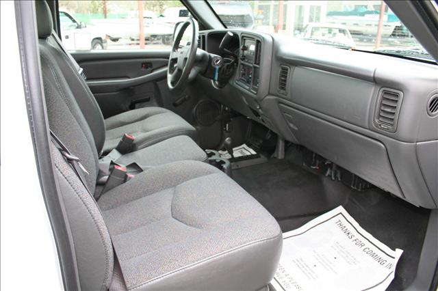 GMC Sierra 2005 photo 2