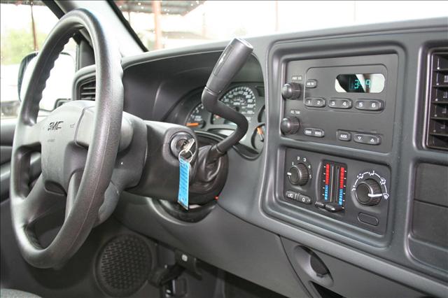 GMC Sierra 2005 photo 1