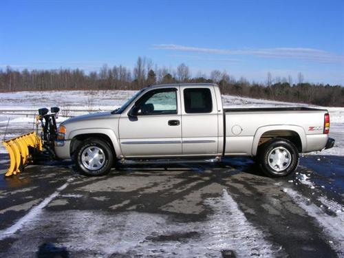 GMC Sierra 2005 photo 2