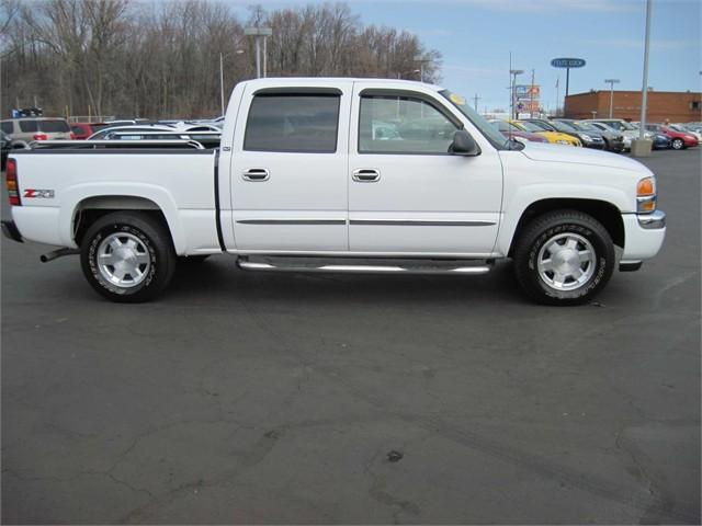 GMC Sierra 2005 photo 1