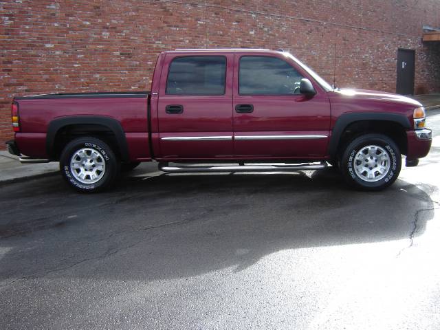 GMC Sierra 2005 photo 3