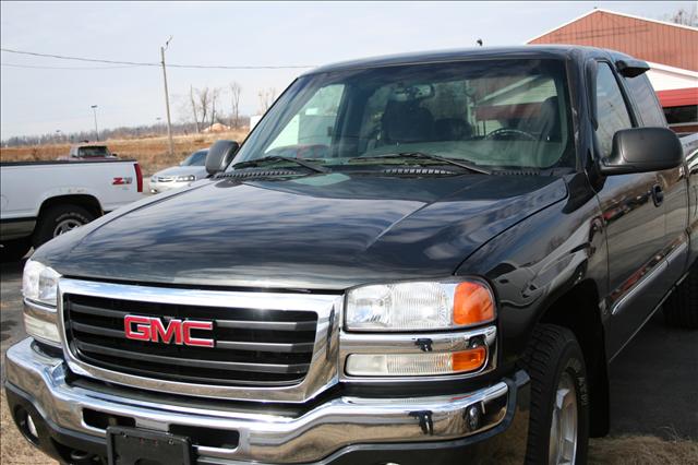 GMC Sierra 2005 photo 1