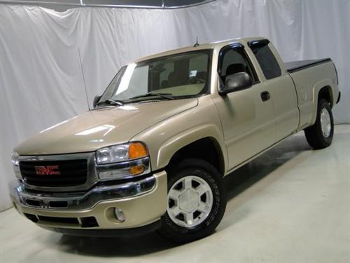GMC Sierra 2005 photo 2