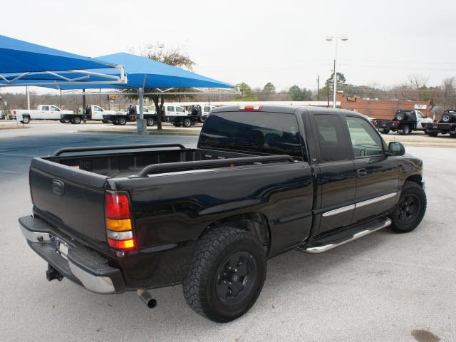 GMC Sierra 2005 photo 3
