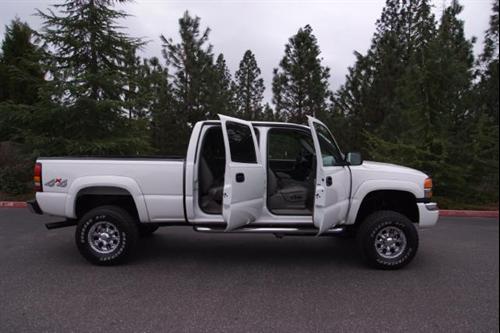 GMC Sierra 2005 photo 2