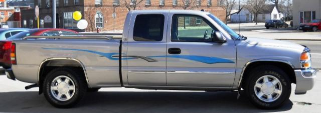 GMC Sierra 2005 photo 2