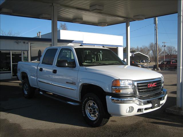 GMC Sierra 2005 photo 2