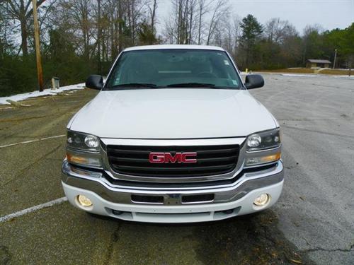 GMC Sierra 2005 photo 2