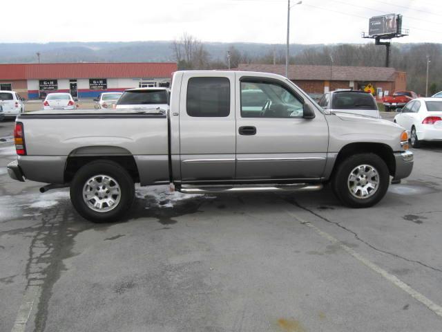 GMC Sierra 2006 photo 2