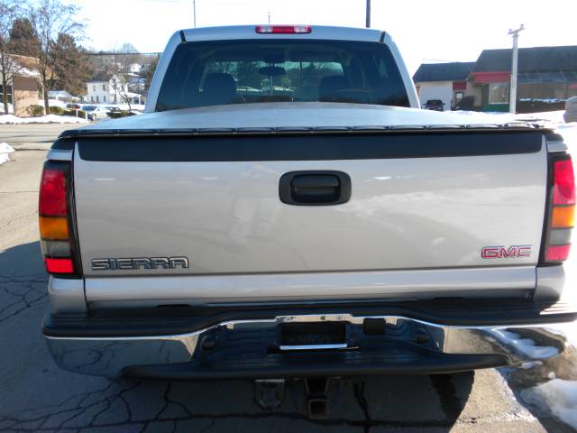 GMC Sierra 2006 photo 2